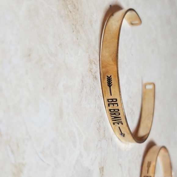 BE BRAVE gold cuff bracelet - Picture 3 of 3